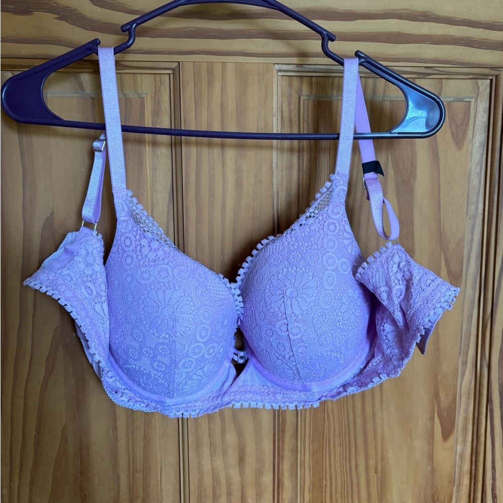 SOLD Lace Underwire Bra in Light Pink